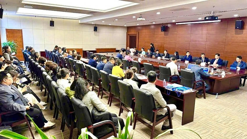 Đông đảo doanh nghiệp Trung Quốc tham dự trao đổi trực tiếp (B2B) với doanh nghiệp Việt Nam