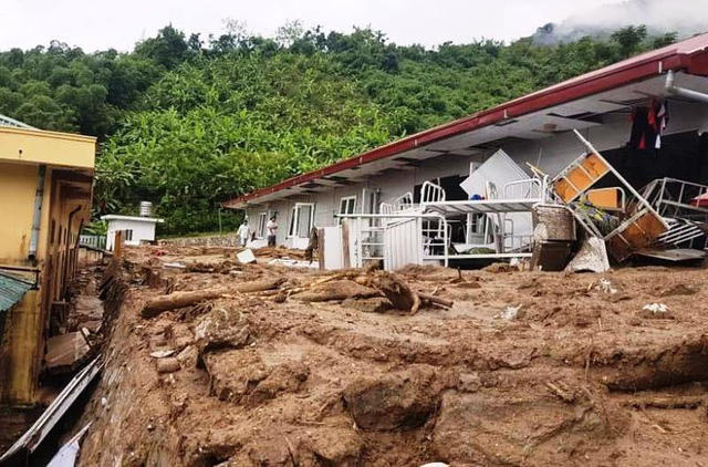 Các công trình công cộng cũng bị thiệt hại nặng nề