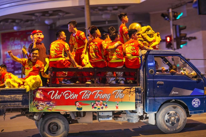 Những nhóm lân này được biết đặt vấn đề mang niềm vui cho các em nhỏ là chủ yếu.