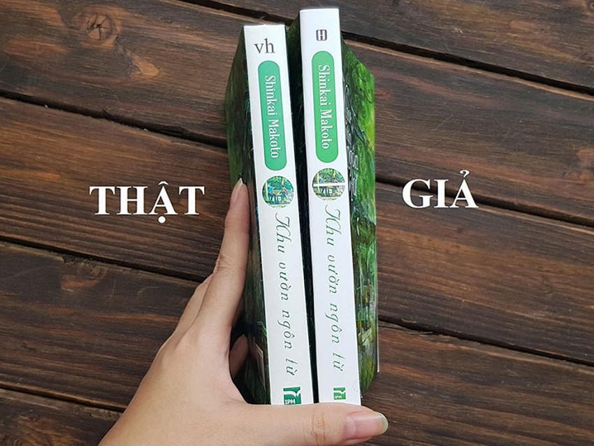 Sách giả có kích thước lớn hơn so với sách thật, dao động khoảng 3 - 5mm