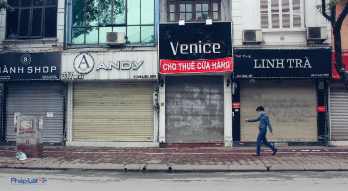 Hàng loạt mặt bằng có vị trí mặt tiền đắc địa tại tuyến phố Kim Mã đã treo biển tìm người cho thuê.