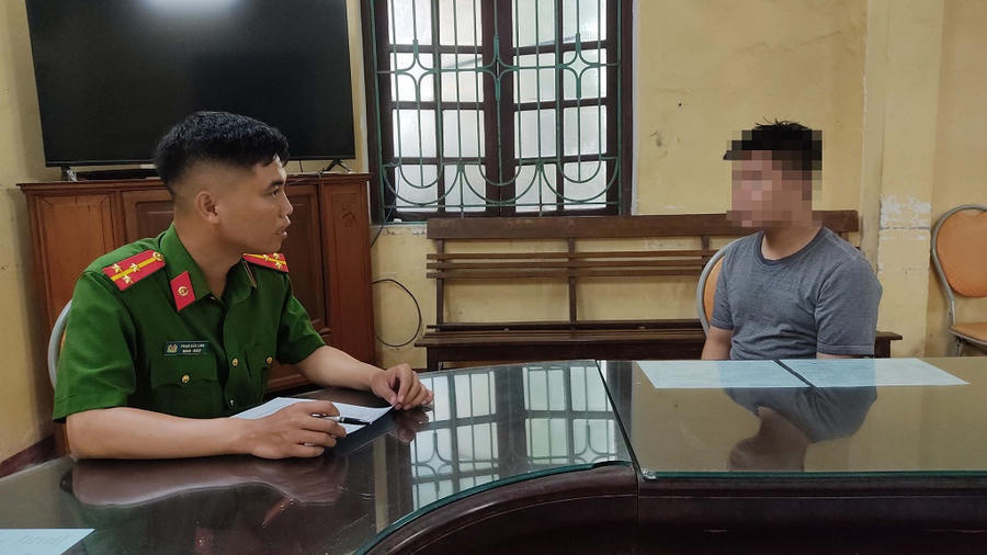 Ảnh đối tượng Đạt tại cơ quan Công an