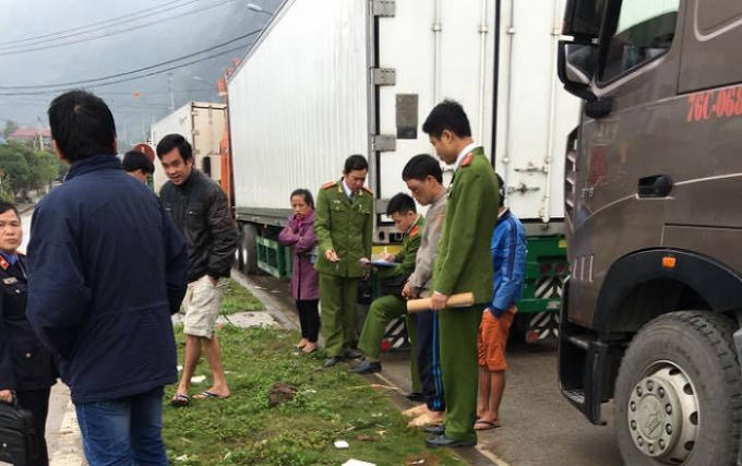 Nghi can thực hiện dựng lại hiện trường vụ việc.