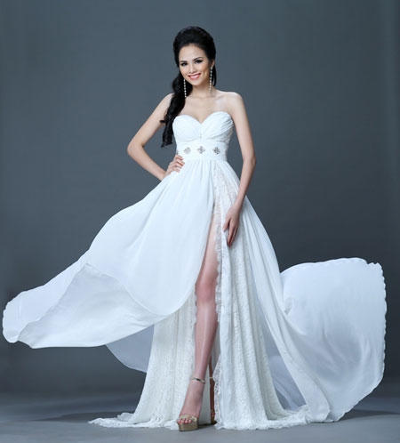 Diễm Hương lọt top 14 Miss Earth 2010.