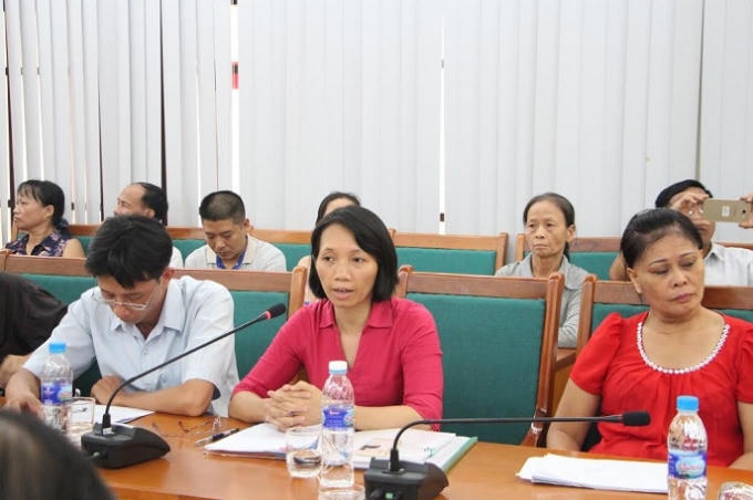 Đại diện các hộ dân có mặt tại buổi họp nêu những bức xúc trong chính sách bồi thường, hỗ trợ, tái định cư.