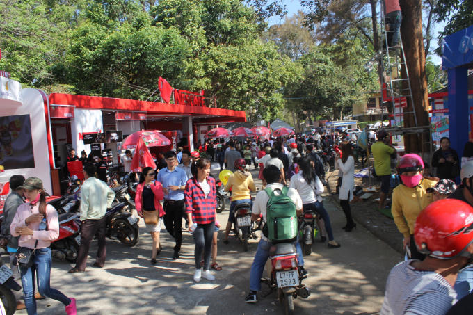 Tham dự hội chợ có hơn 734 gian hàng và ký hợp đồng với 184 doanh nghiệp tham gia