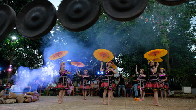 Tiết mục văn nghệ của đồng bào Tây Nguyên.