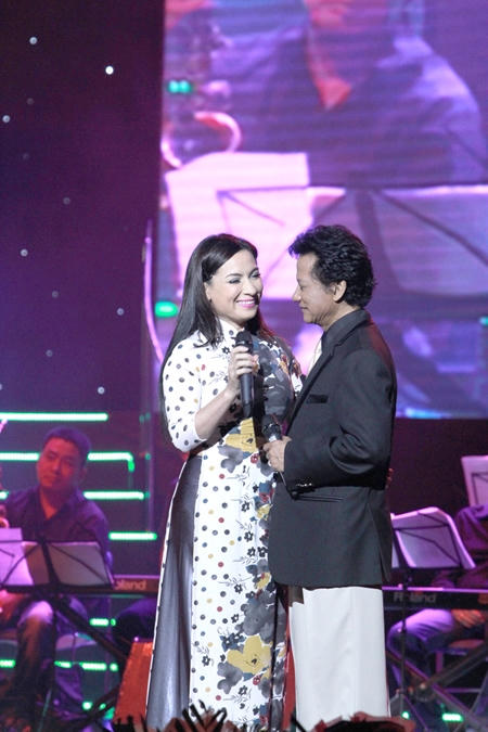 Phi Nhung - Chế Linh được ví như cặp "uyên ương" cho những tuyệt phẩm song ca.
