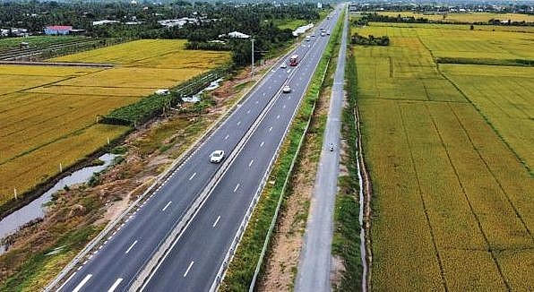 UBND tỉnh Sóc Trăng phải rút kinh nghiệm vì để Dự án cao tốc Châu Đốc Cần Thơ Sóc Trăng chậm tiến độ.