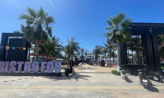 Quán bar Bistro Fou Clup nơi xảy ra sự việc.