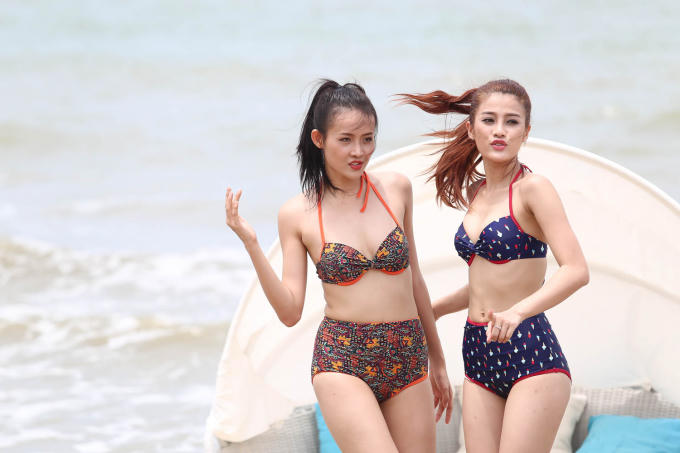 Hoàng Thùy tiếp tục