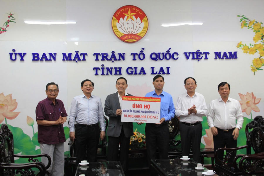 Công ty cổ phần thực phẩm dinh dưỡng Nutifood trao ủng hộ 10 tỉ đồng cho người dân thiệt hại do bão số 13 tại Gia Lai thông qua Ủy ban Mặt trận Tổ quốc Việt Nam tỉnh.