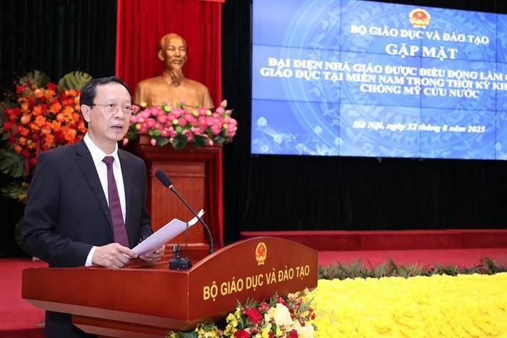 Thứ trưởng Thường trực Bộ GD&ĐT Phạm Ngọc Thưởng phát biểu tại buổi lễ. (Ảnh: Bộ GD&ĐT)