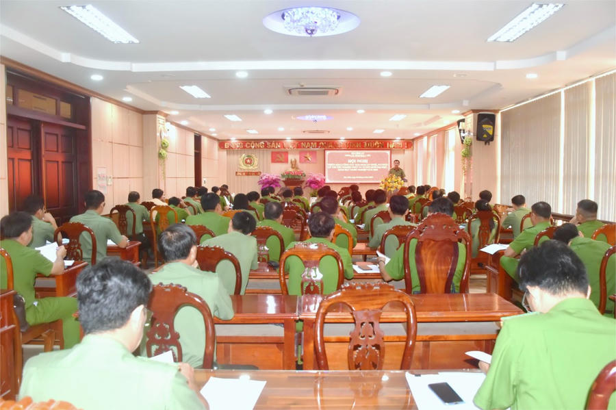 Đại biểu tham dự Hội nghị.