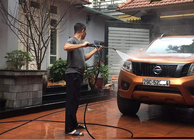 Nên vệ sinh xe sạch sẽ sau mỗi chuyến đi xa. (Ảnh: Nguyễn Mạnh Thắng)