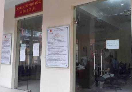 Trụ sở phường Văn Miếu nơi diễn ra sự việc cán bộ "hành dân" trong quá trình đi làm giấy khai tử.
