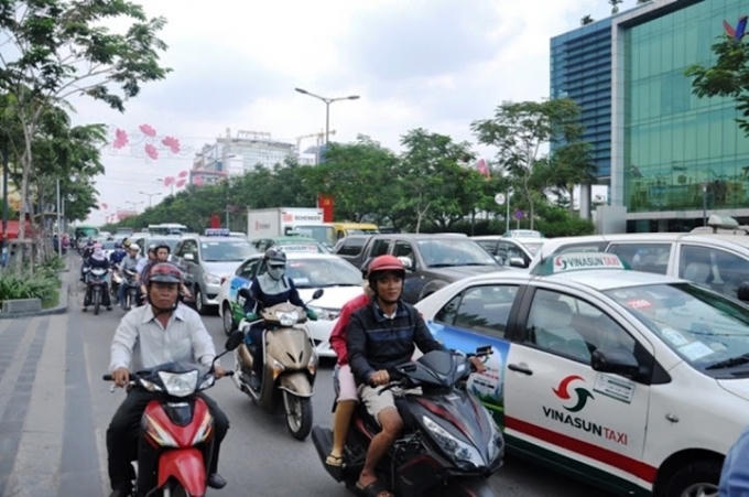 Giao thông ùn tắc nghiêm trọng.