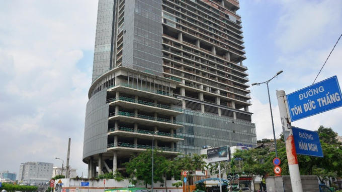 Dự án One Tower (TP.HCM) - dự án đầu tiên bị thu giữ tài sản để thu hồi nợ xấu.