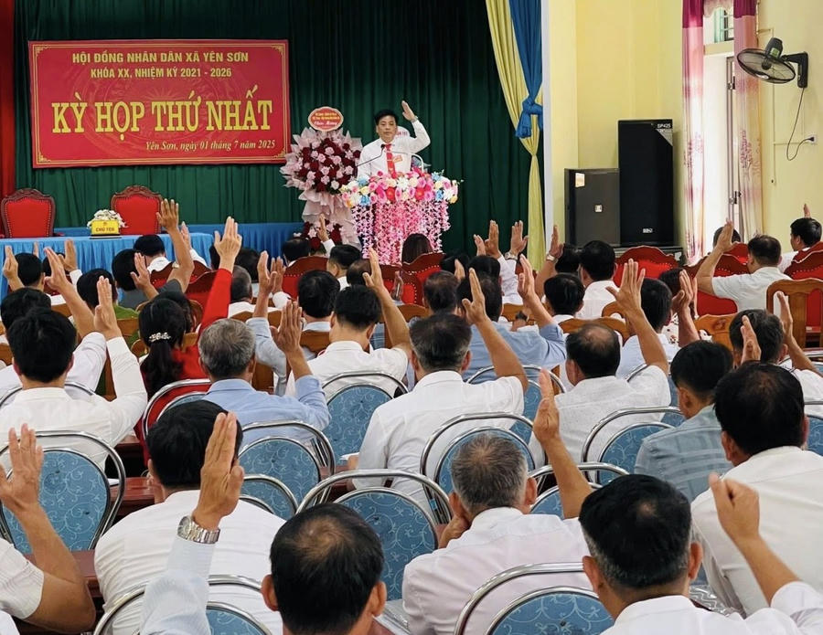 Các đại biểu đã nhất trí thông qua 5 nghị quyết then chốt.