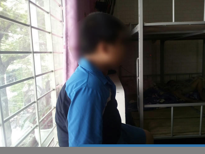 Cháu K. đang bị sang chấn tâm lý và phải tới viện theo dõi định kỳ    Ảnh Trần Cường