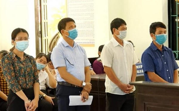 Bốn bị cáo tại phiên tòa