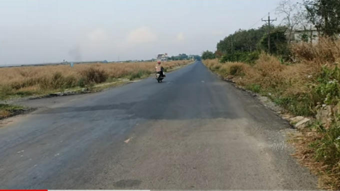 Đoạn đường ĐT756B của Công ty Hoàng Lân thi công không biển báo, không bằng phẳng.