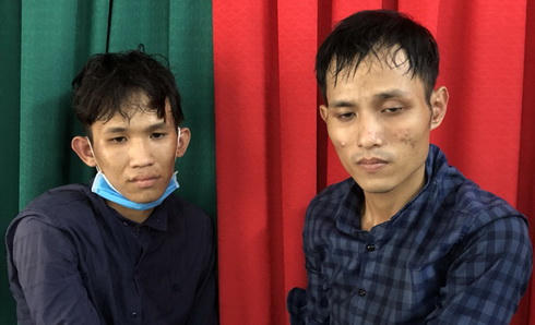 Hai đối tượng bị tạm giữ.