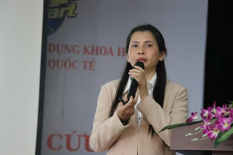 ThS.BS Hà Thị Vân Anh chia sẻ tại Hội thảo.