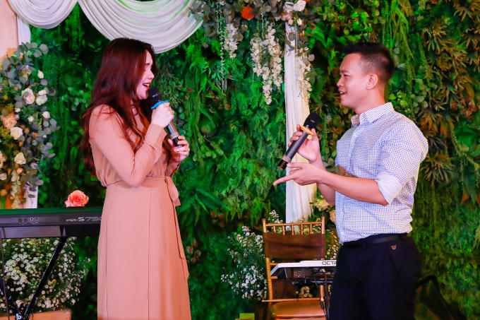 Hoa Hậu Đông Nam Á 2012 Diệu Hân và anh trai Phương Khánh.