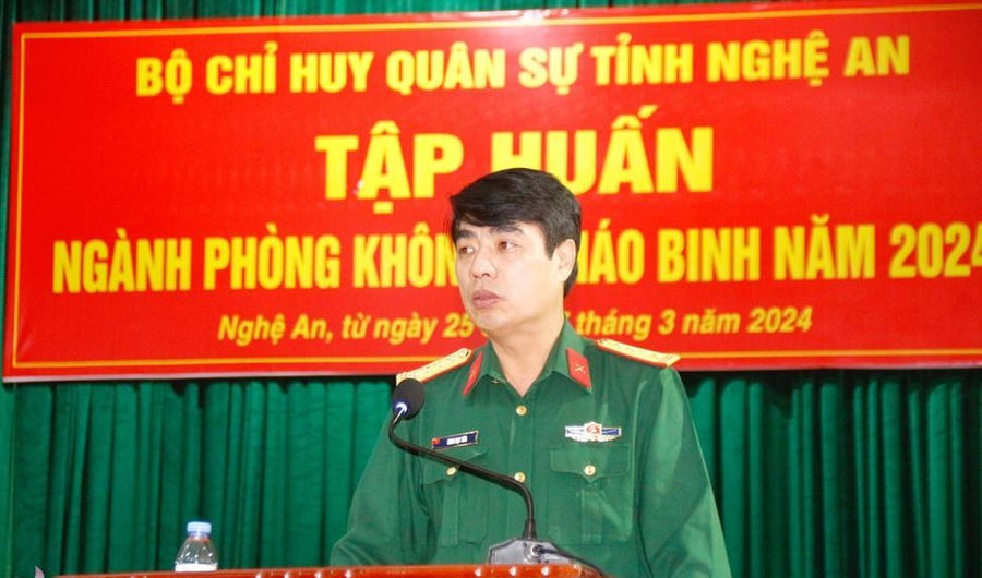 Đại tá Đinh Bạt Văn.