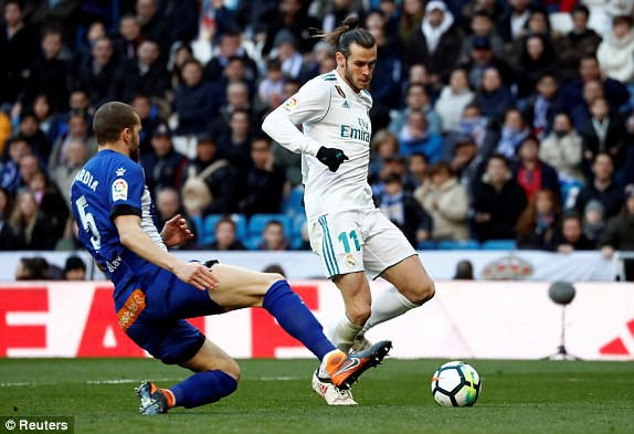 Bàn thắng nhân đôi cách biệt của Bale ở đầu hiệp 2. (Ảnh: Reuters)