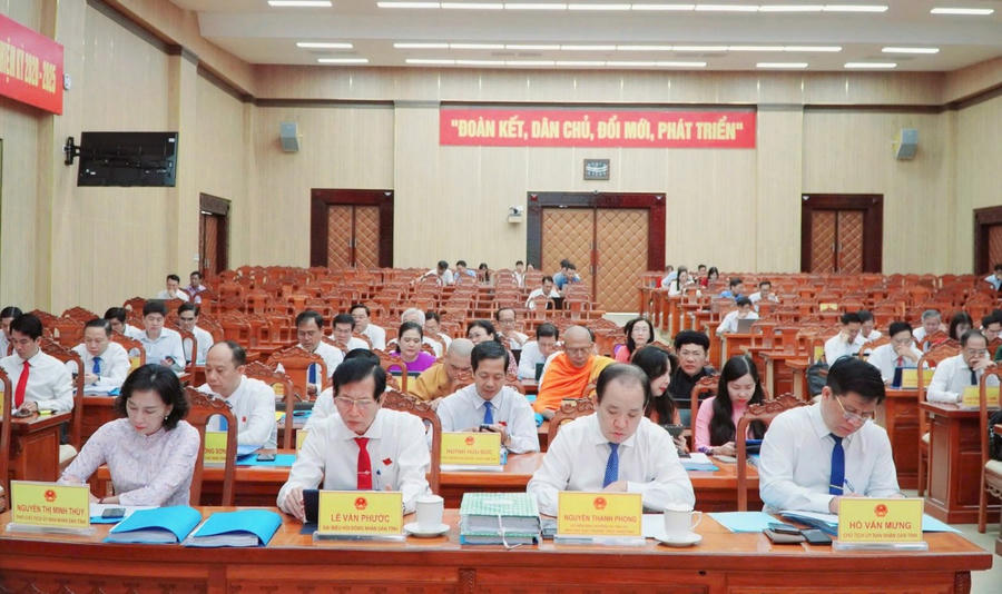 Quang cảnh kỳ họp