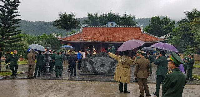 Từ sáng sớm đã rất đông cựu chiến binh và người dân có mặt ở Pò Hèn.