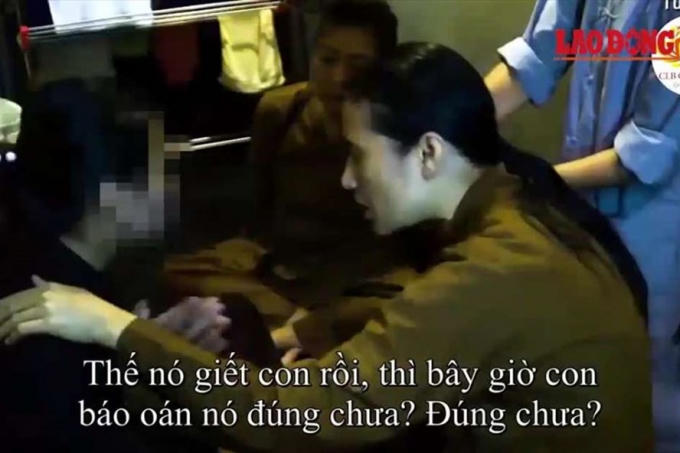 Hình ảnh thỉnh vong báo oán, chuyển nghiệp ở chùa Ba Vàng do PV Báo Lao Động ghi lại..