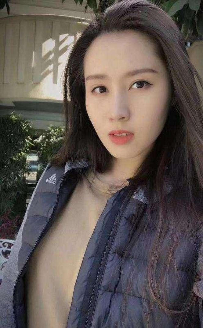 Ai cũng xót xa cho số phận của nữ diễn viên trẻ.