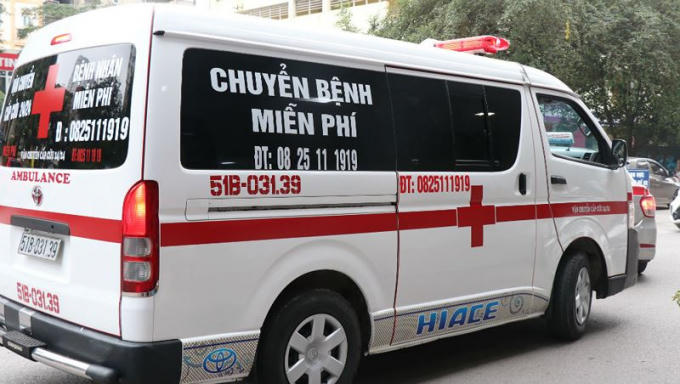 Chiếc xe cấp cứu miễn phí đầu.