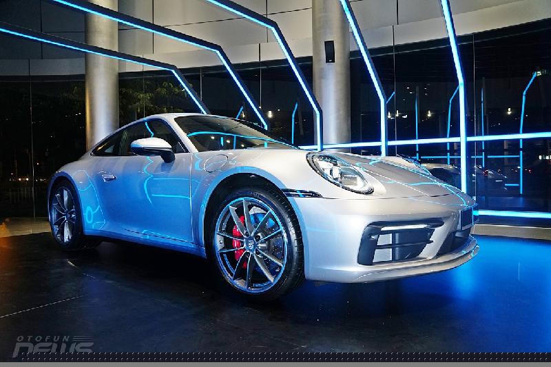 can canh porsche 911 the he moi gia 95 ty dong vua co mat tai viet nam