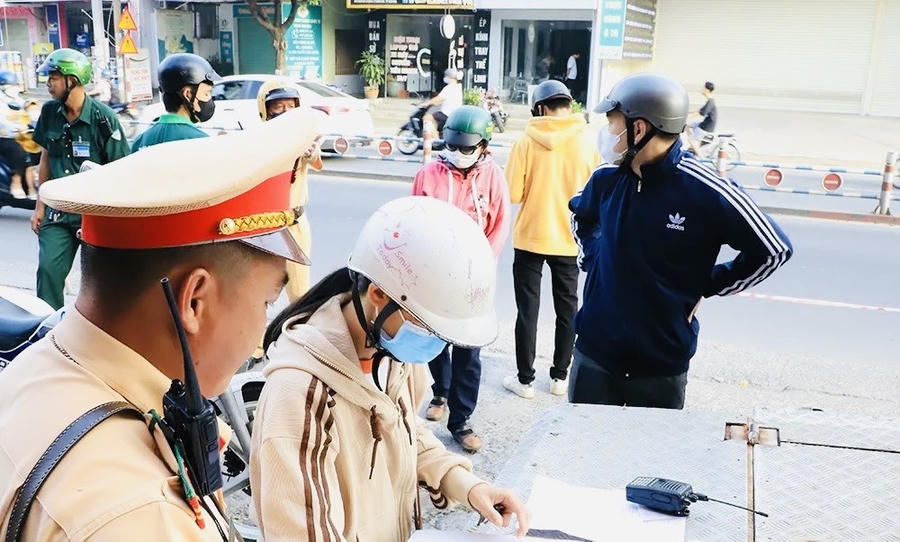 Tính từ ngày 30/1 đến 5/2 lực lượng Công an tỉnh Đồng Nai đã lập biên bản 2.105 trường hợp vi phạm, xử phạt hơn 5,6 tỷ đồng.