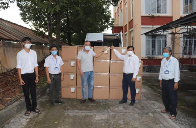 Tiếp tục chi viện cho Miền Nam, Sun Group ủng hộ Tây Ninh hơn 10 tỷ đồng trang thiết bị y tế chống dịch Covid-19
