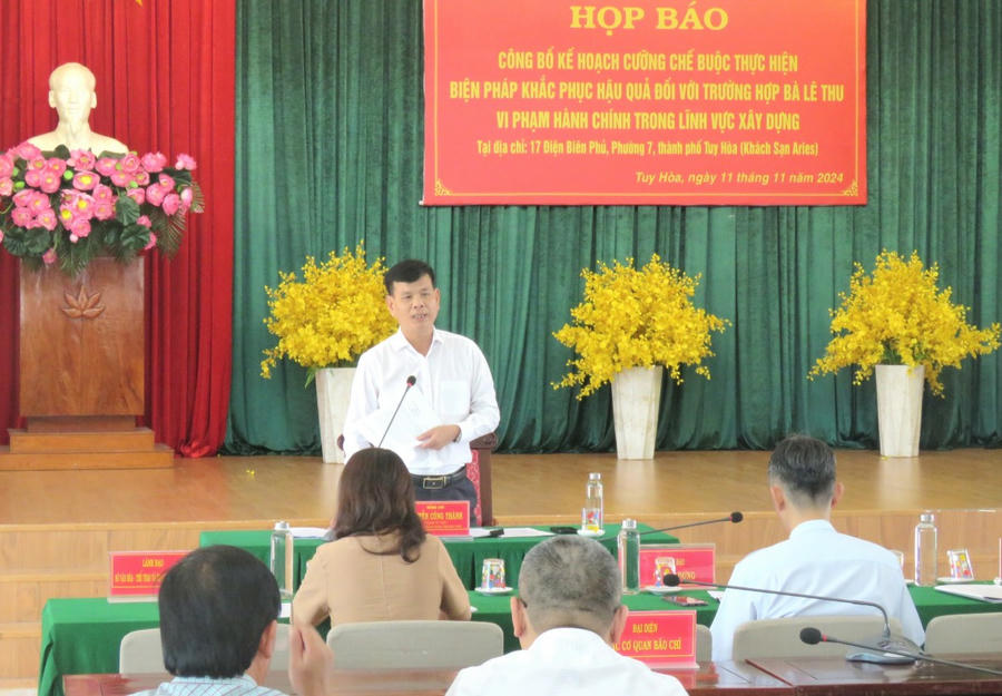 Họp báo công bố kế hoạch cưỡng chế 2 tầng khách sạn xây vượt 2 tầng ở TP Tuy Hòa