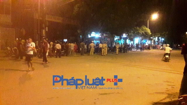 Hiện trường vụ án mạng kinh hoàng khiến một người đàn ông bị chém lìa đầu (ảnh Đào Tấn)