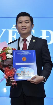 PGS-TS-BS Nguyễn Thanh Hiệp 45 tuổi, Hiệu trưởng Đại học Y khoa Phạm Ngọc Thạch. Tốt nghiệp Tiến sỹ Y khoa Chuyên ngành Dịch Tể Học tại Đại học Bordeaux-Cộng hòa Pháp năm 2005.