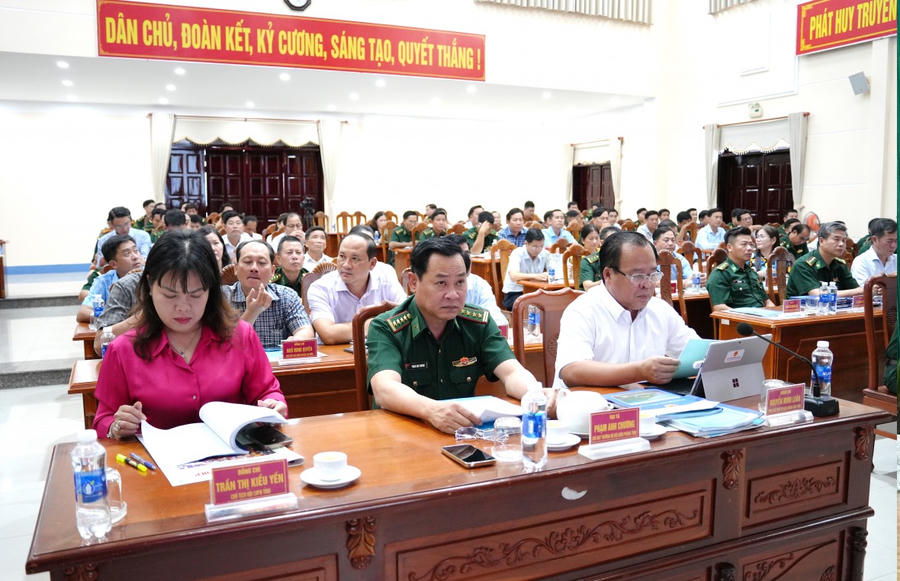 Đại biểu tham dự Hội nghị.