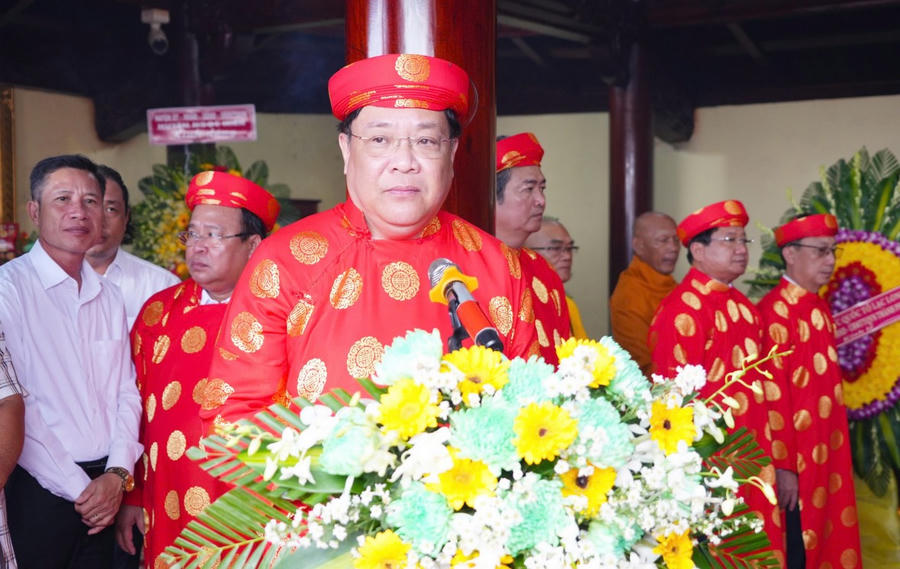 Ông Phạm Thành Ngại - Phó Bí thư Tỉnh ủy, Chủ tịch UBND tỉnh Cà Mau, phát biểu tại Lễ tri ân Đức Quốc Tổ.