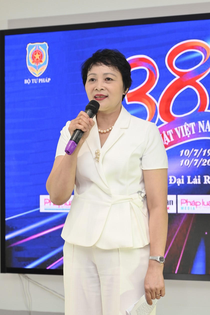 Chủ tịch công đoàn bộ Tư pháp Khương Thị Thanh Huyền ghi nhận, 38 năm qua, Báo Pháp luật Việt Nam đã không ngừng đổi mới và lớn mạnh.