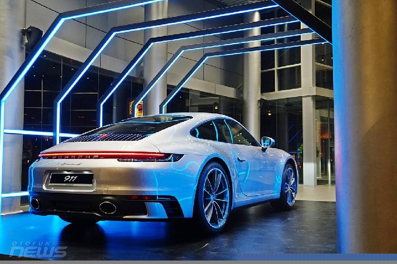 can canh porsche 911 the he moi gia 95 ty dong vua co mat tai viet nam