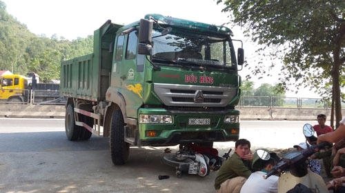 Hiện trường vụ tai nạn thương tâm