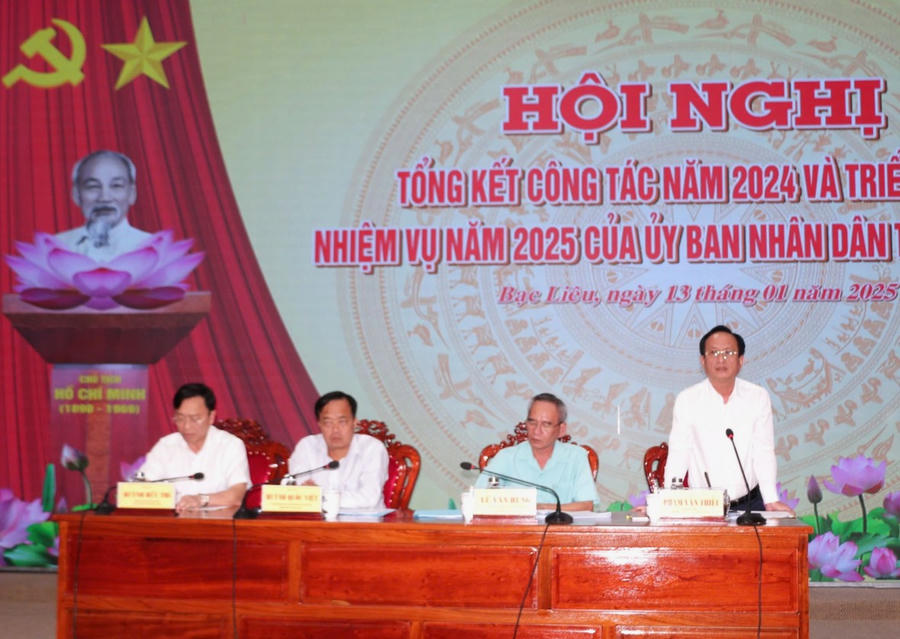 Ông Phạm Văn Thiều – Phó Bí thư Tỉnh ủy, Chủ tịch UBND tỉnh Bạc Liêu, phát biểu tại Hội nghị.
