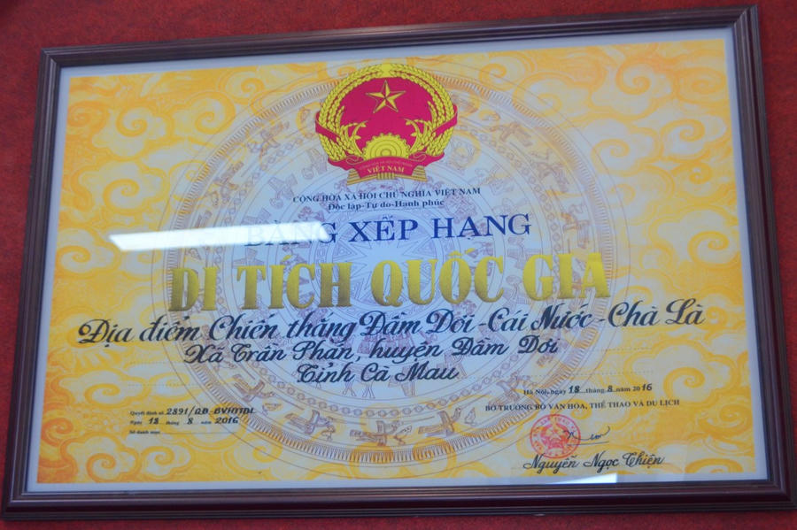 Di tích Chiến thắng Đầm Dơi – Cái Nước – Chà Là, được Bộ Văn hóa, Thể thao và Du lịch công nhận là Di tích lịch sử quốc gia ngày 18/8/2016, là nơi tưởng niệm liệt sĩ và giáo dục truyền thống cách mạng cho các thế hệ.