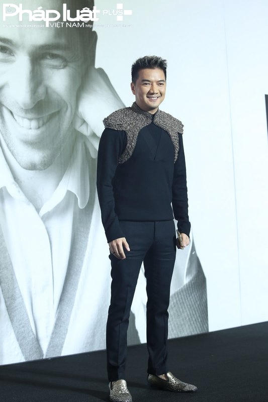 Đàm Vĩnh Hưng lịch lãm trên thảm đỏ (Ảnh : Đại Ngô)
